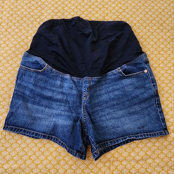 Lot of Maternity Shorts & Pants - Picture 2 of 12